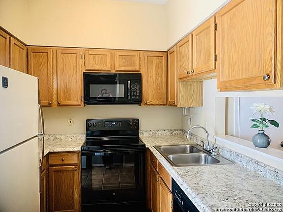 3rd image of 12240 Apricot Dr