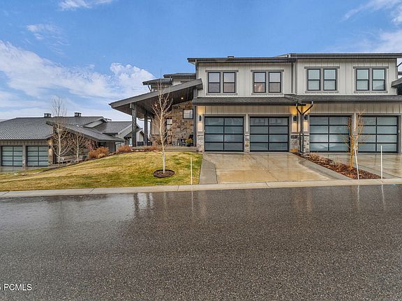 2nd image of 10038 N Meer Cir #17