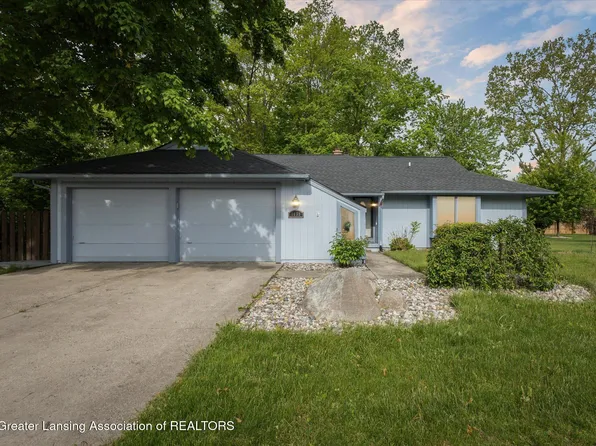 1098 Brookside Dr, Grand Ledge, MI 48837