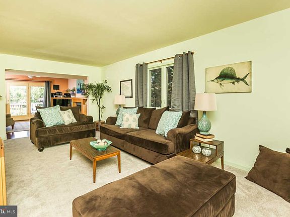 4th image of 510 Waters Edge Ln
