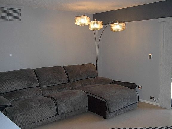 3rd image of 907 S Williams St APT 204