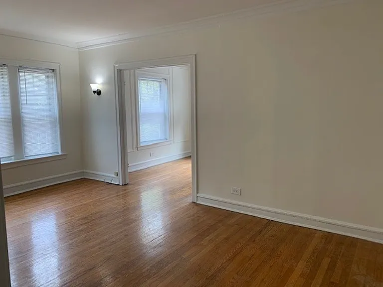 2335 W Addison St #E2 — Photo 3