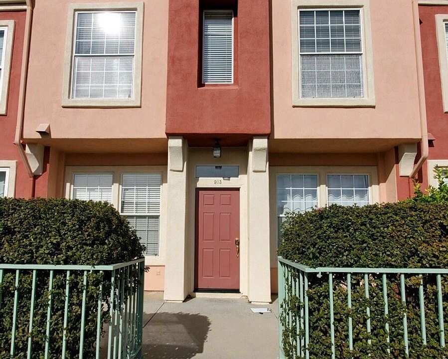 1st image of 913 Lawrence Dr