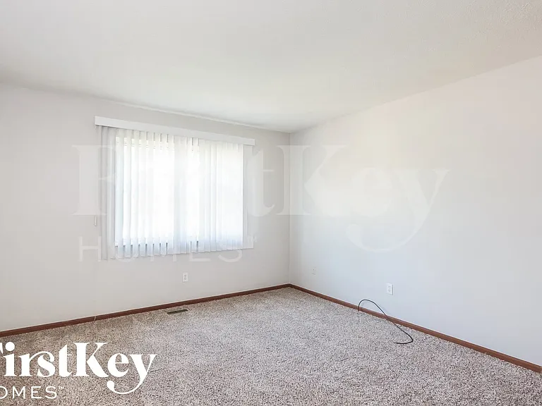 6921 Mapleton Ct — Photo 11