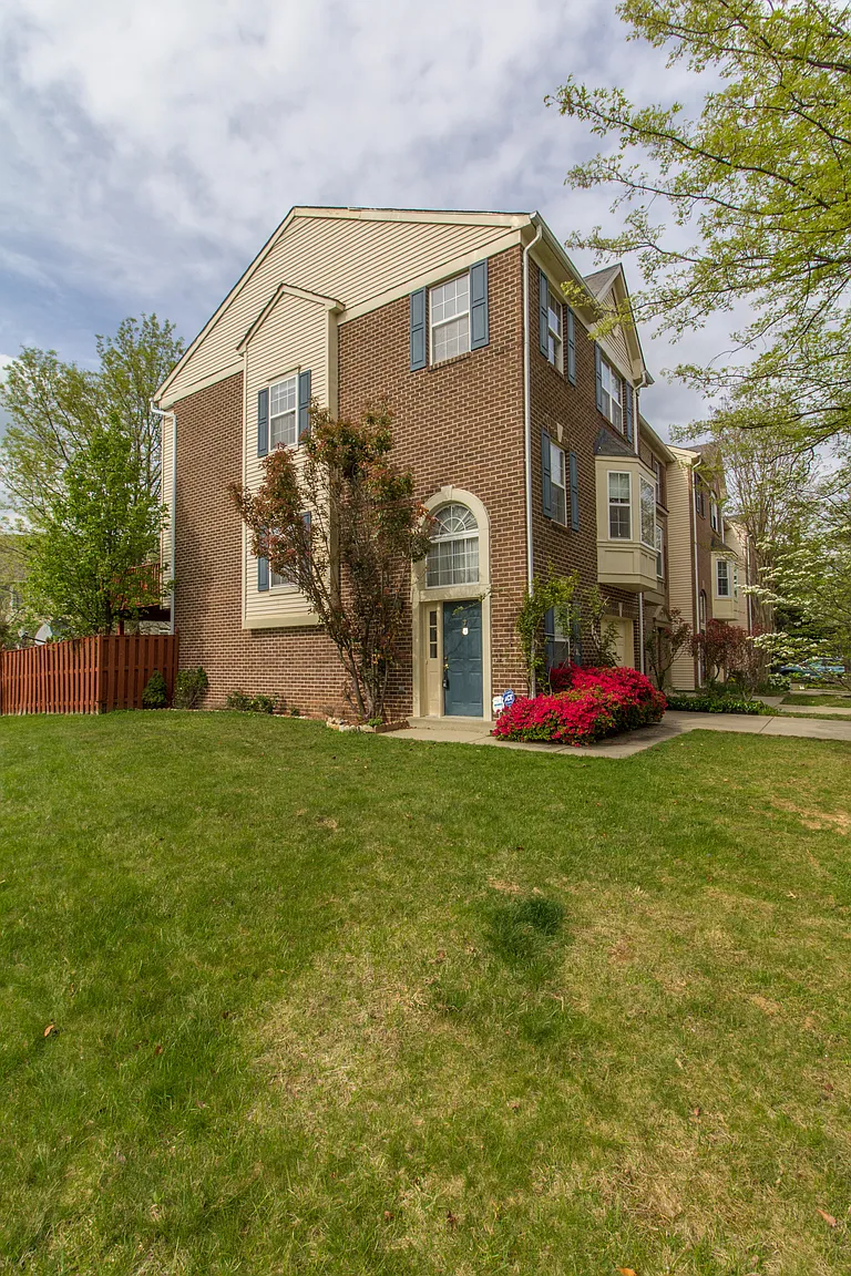 2141 Elm Tree Ln photo 1