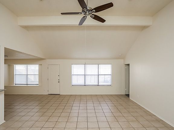 3rd image of 916 Richards Dr