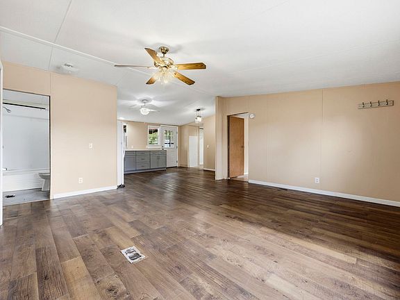 5th image of 2519 N Wild Rose Dr.