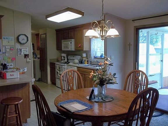 3rd image of 24604 Fairgrove Dr