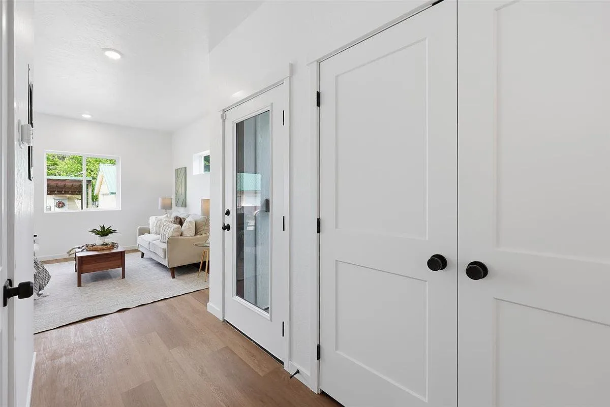 1 bed, 894 sqft, $1,495 — Photo 2