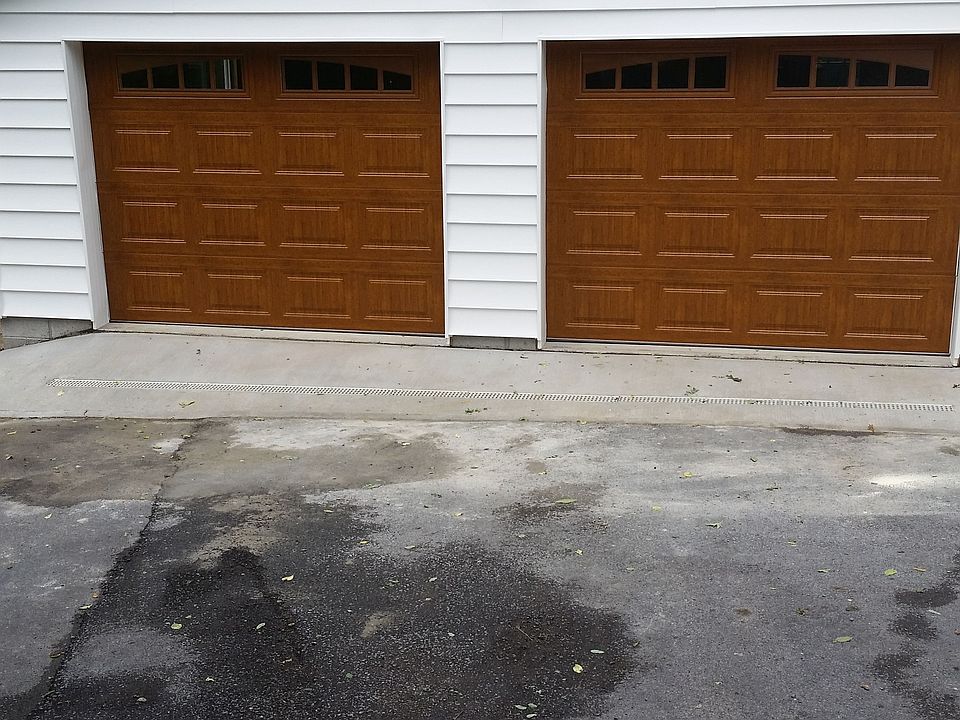 2nd image of 574 Crawford Ave