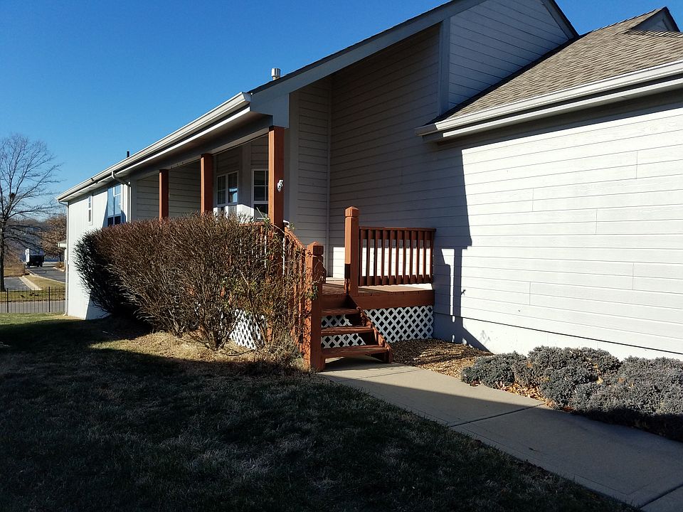 1st image of 418 NW Wimbleton Ct