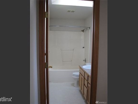 6125-master bathroom