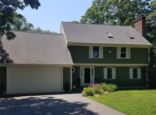 110 Woodland Cir, Tiverton, RI 02878