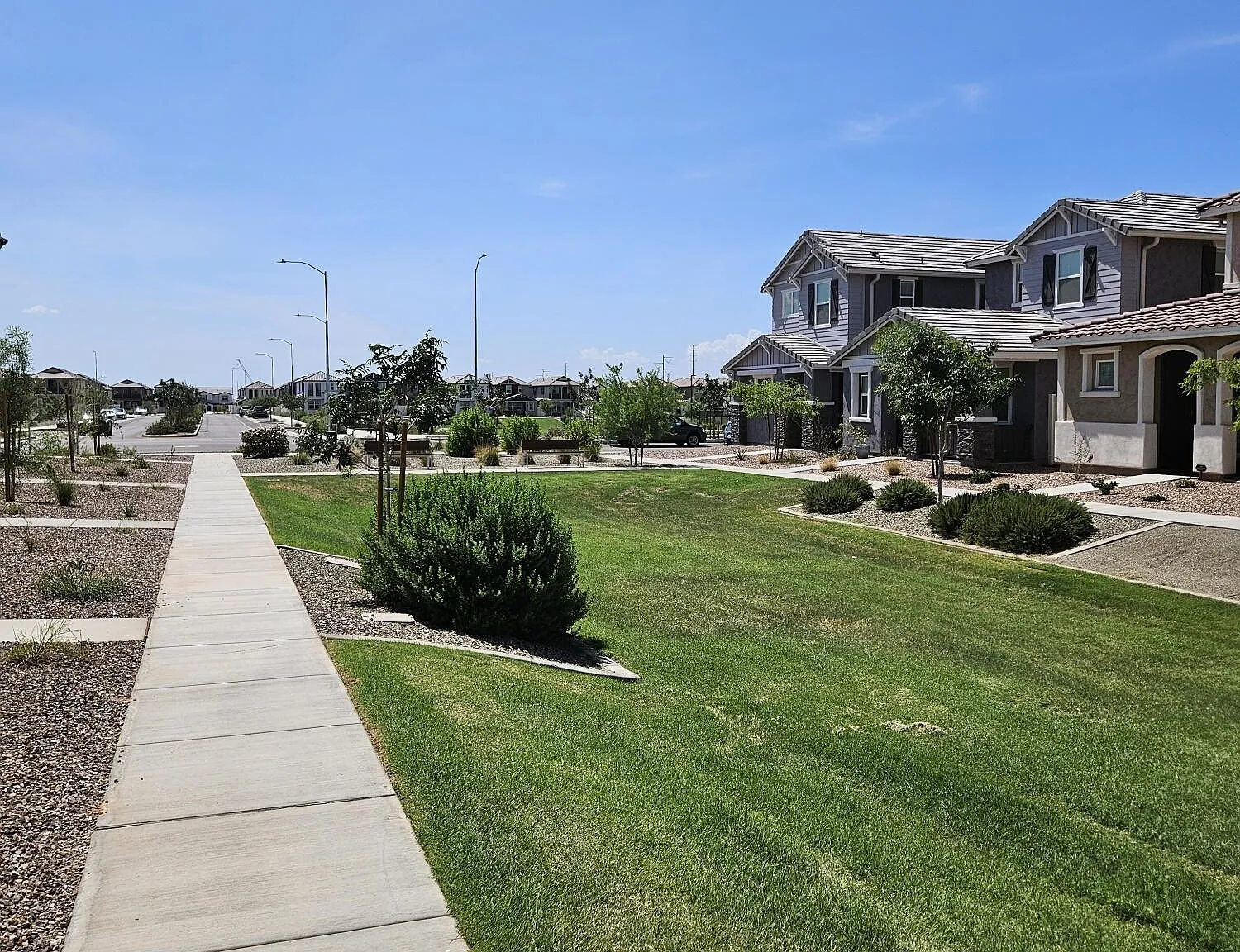 4 bed, 3.5 bath, 2074 sqft, $2,600 — Photo 4