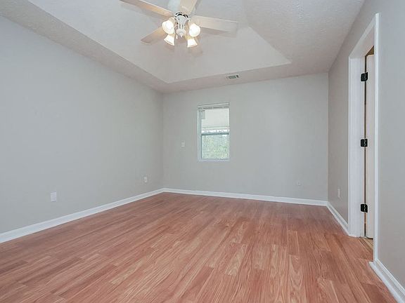 5th image of 205 Ashton Ct