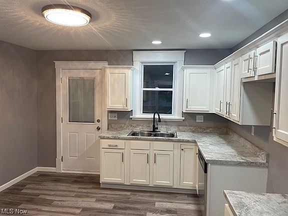 2nd image of 305 E Federal St