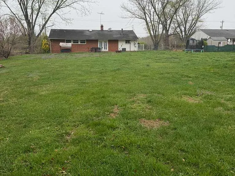 13209 Thornton Dr — Photo 3