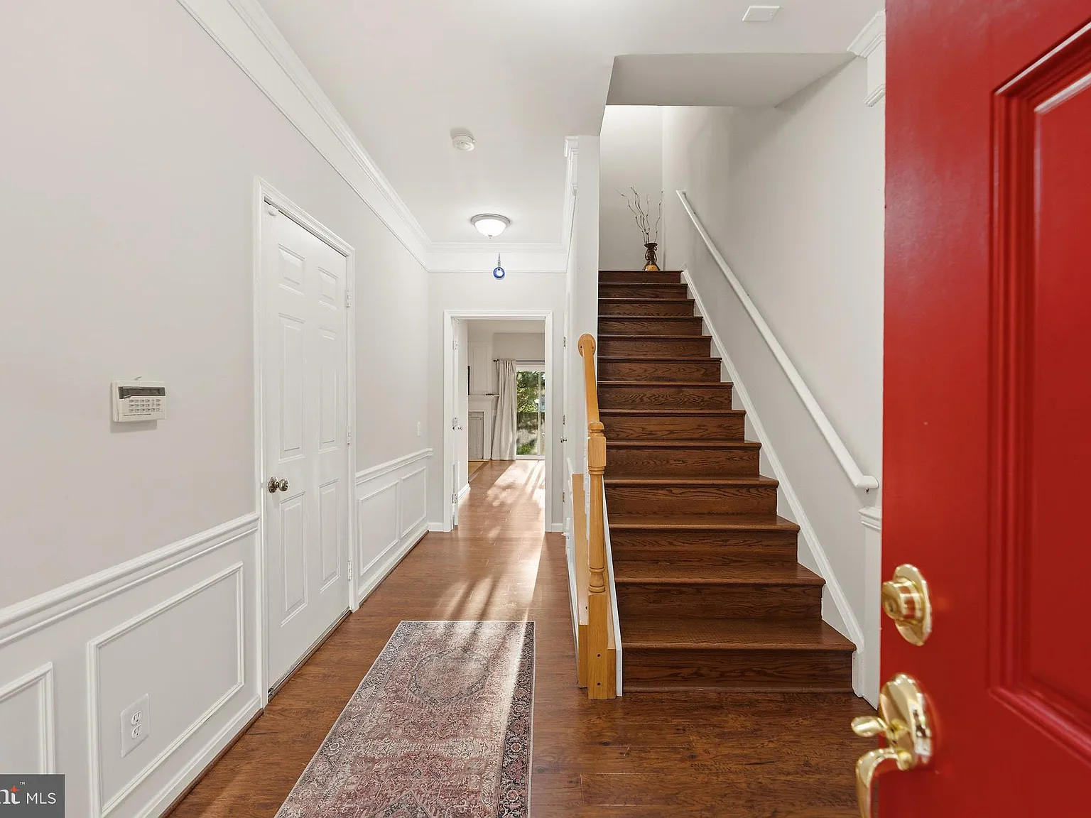 3 bed, 4.0 bath, 1454 sqft, $3,200 — Photo 4