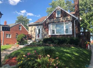 423 Sewell Dr, Oregon, OH 43616