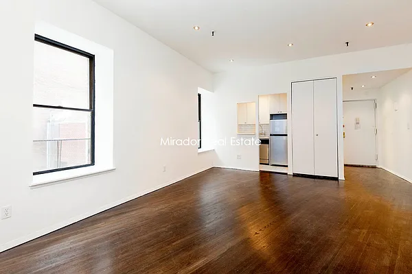 Rented by Mirador Real Estate | media 45