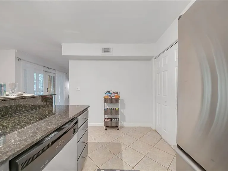 1445 Monroe Dr NE #F15 — Photo 19