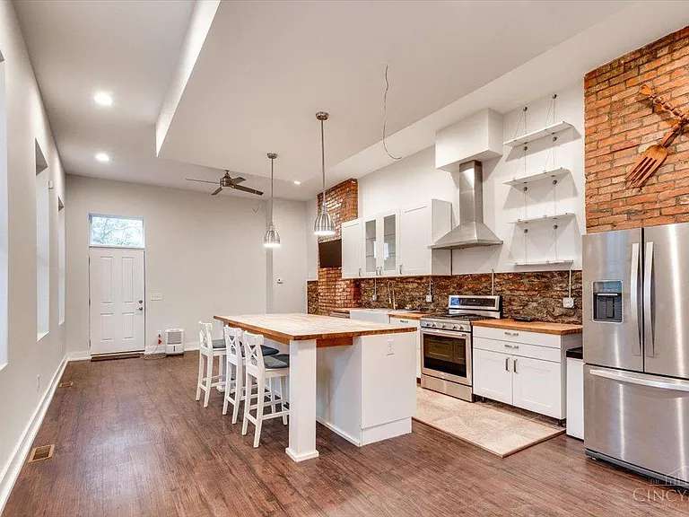 320 Seitz St — Photo 10