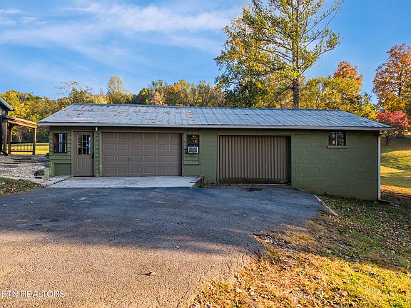 3rd image of 6734 Worthington Ln