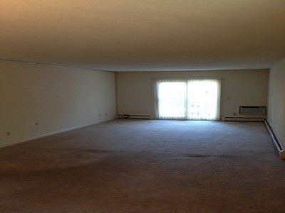 4th image of 1403 Warwick Ave APT 231
