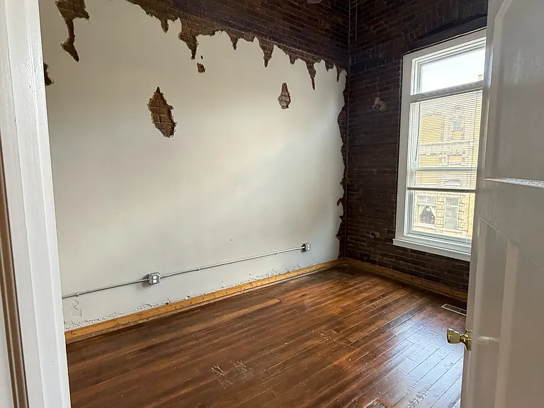 314 N Main St #203 — Photo 4