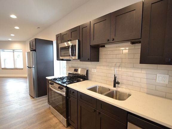 3rd image of 3356 W Montrose Ave #4405-2