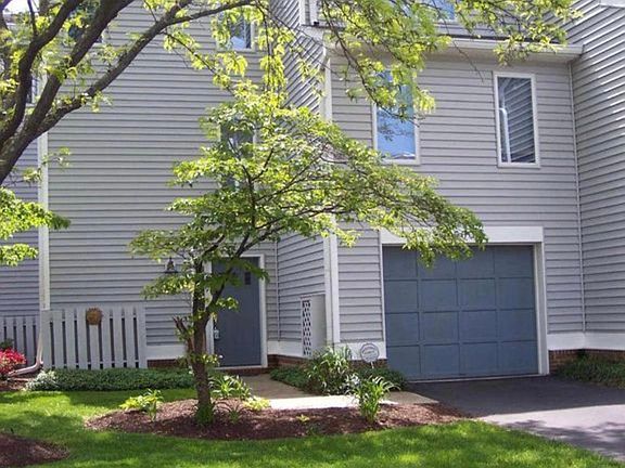 2nd image of 560 Moorings Cir