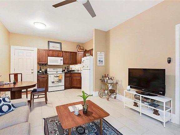 KITCHEN AND LIVING ROOM (OPEN FLOOR PLAN)