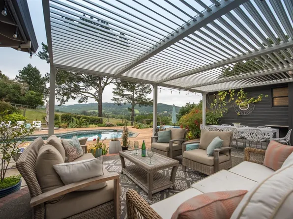 4746 Hillsboro Circle, Santa Rosa, CA 95405