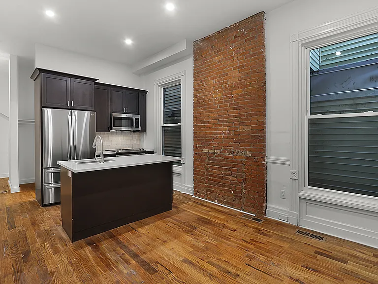Kitchen & Living