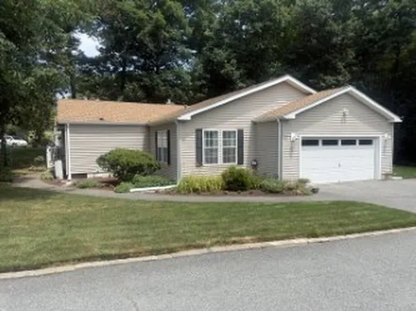 307 Blueberry Cir, Middleboro, MA 02346