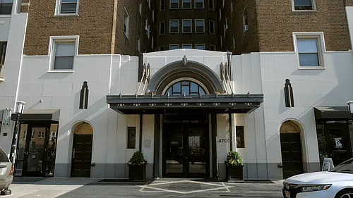 Garden Court Towers Photo 1