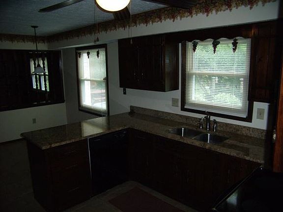 5th image of 7895 Sarahurst Dr