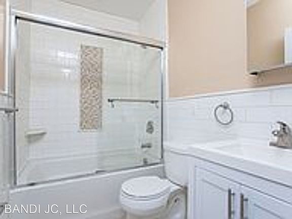 4th image of 677 Bergen Ave APT 2
