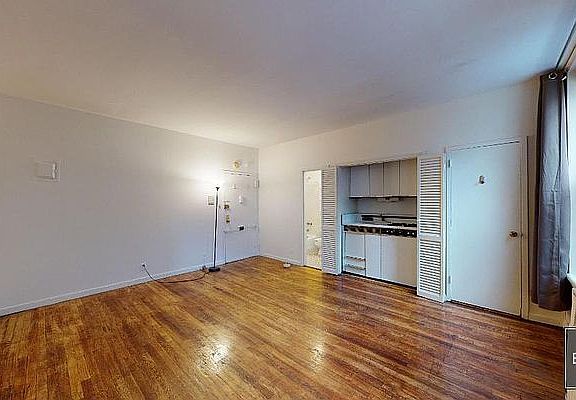 4th image of 246 E 45th St APT 3M