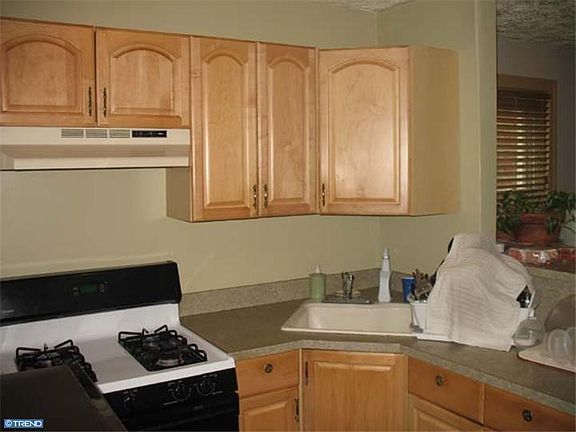3rd image of 1216 Kenwyn St