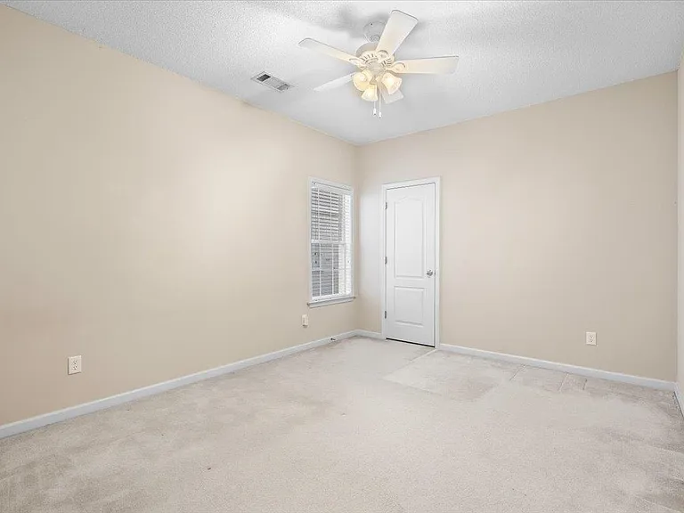 9294 S Fairmont Cir — Photo 10