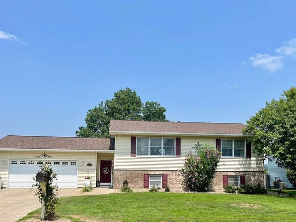 2112 Cypress Dr, South Jacksonville, IL 62650