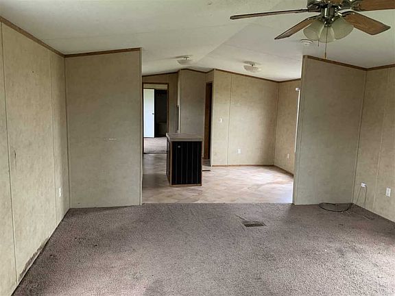5th image of 526 Frederick Dr