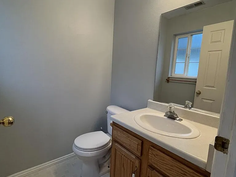 141 Penny Ln — Photo 8