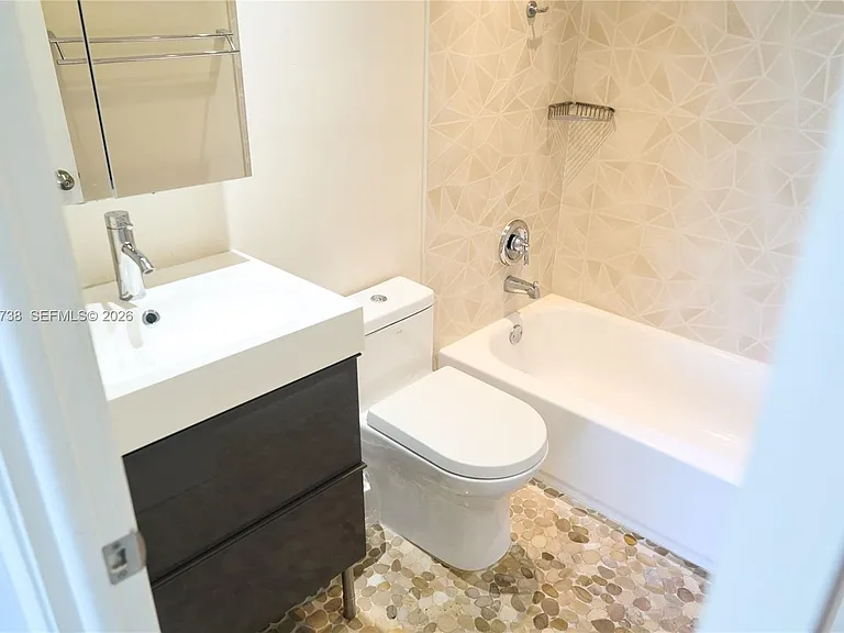 3000 N Ocean Blvd #407 — Photo 5