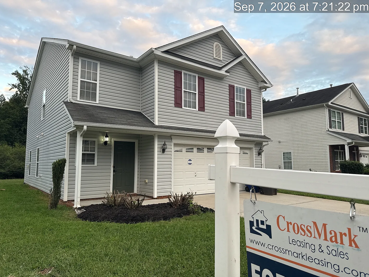 4 bed, 2.5 bath, 2060 sqft, $1,905 — Photo 2