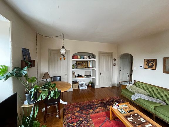 Living Room w Built in Shelves