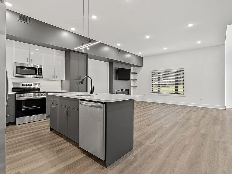 Edge Luxury Townhomes — Photo 18
