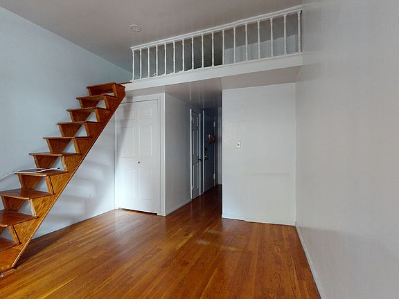 3rd image of 538 W 47th St APT 1B