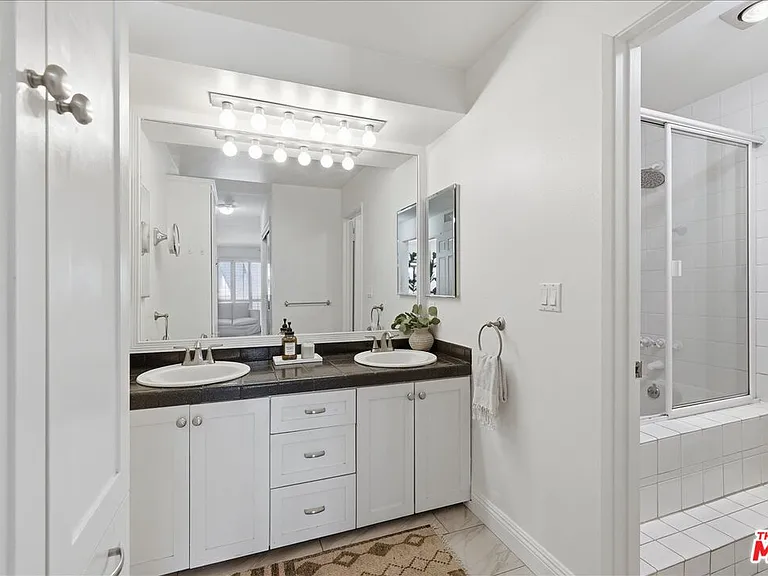 12321 Ocean Park Blvd #18 — Photo 15